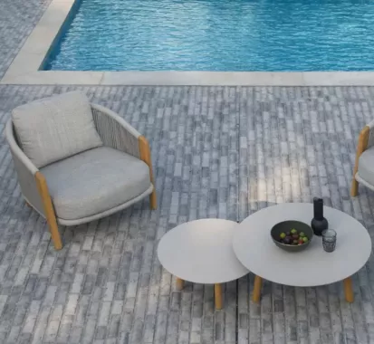 Salon extérieur Evia 2 fauteuils & 2 tables basses – design haut de gamme Martinique, Guadeloupe et St Martin