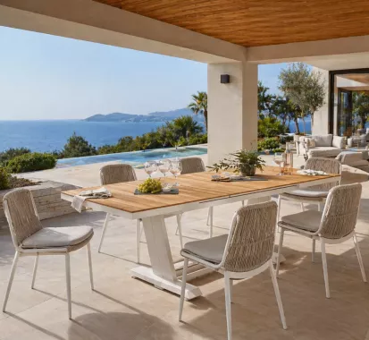Table extensible AMBREA teck & aluminium 8-10 personnes – Martinique, Guadeloupe, Saint-Martin